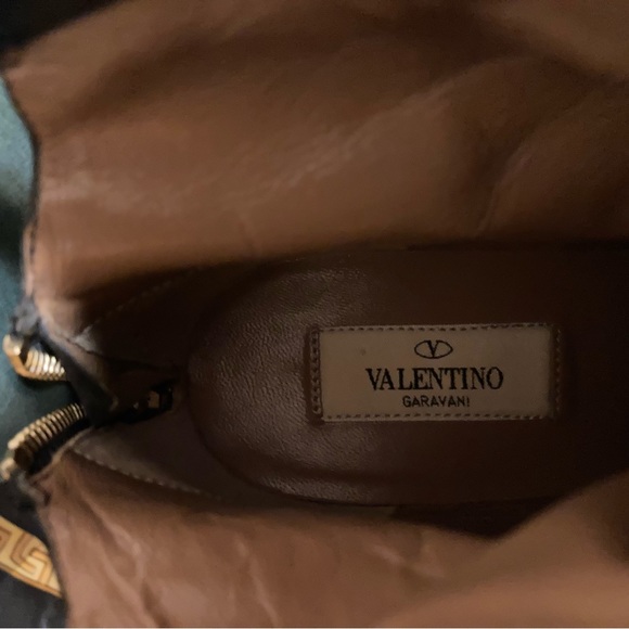 Valentino Rockstud bootie heels. Size 39.5 - Picture 8 of 13